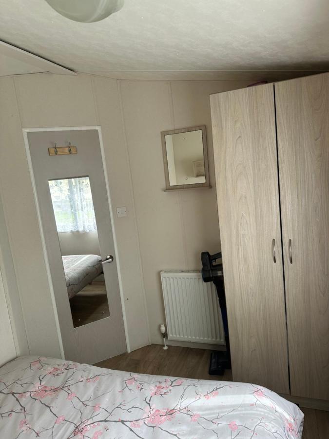 Angie'S Caravan At Seawick Hotel Saint Osyth Eksteriør billede